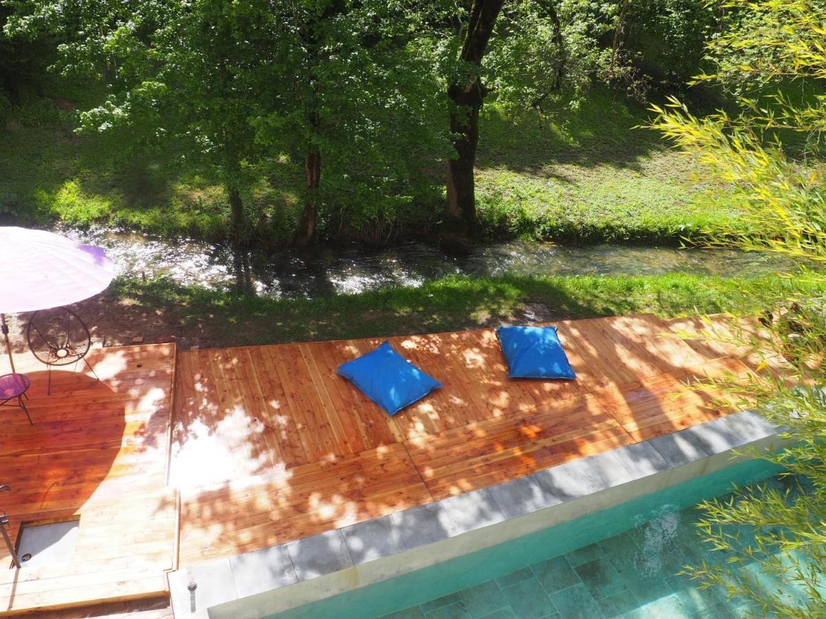 Moulin Bas, Pres De La Riviere Bed & Breakfast Carnac-Rouffiac Bagian luar foto